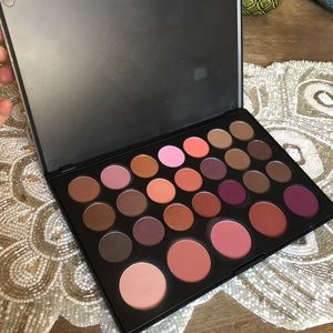 BH Cosmetics Eye and Face Palette